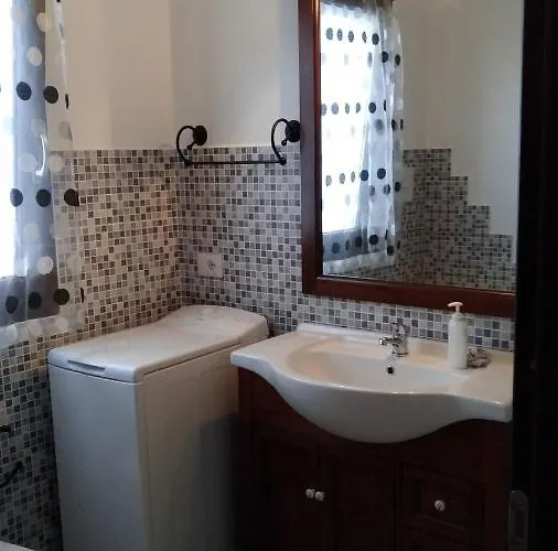 Casadelfaro Primo Piano 600mt Dalla Casa vacanze Olbia