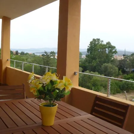 Holiday home Casadelfaro Primo Piano 600mt Dalla Olbia