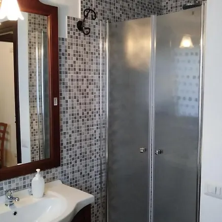 Hébergement de vacances Casadelfaro Primo Piano 600mt Dalla *